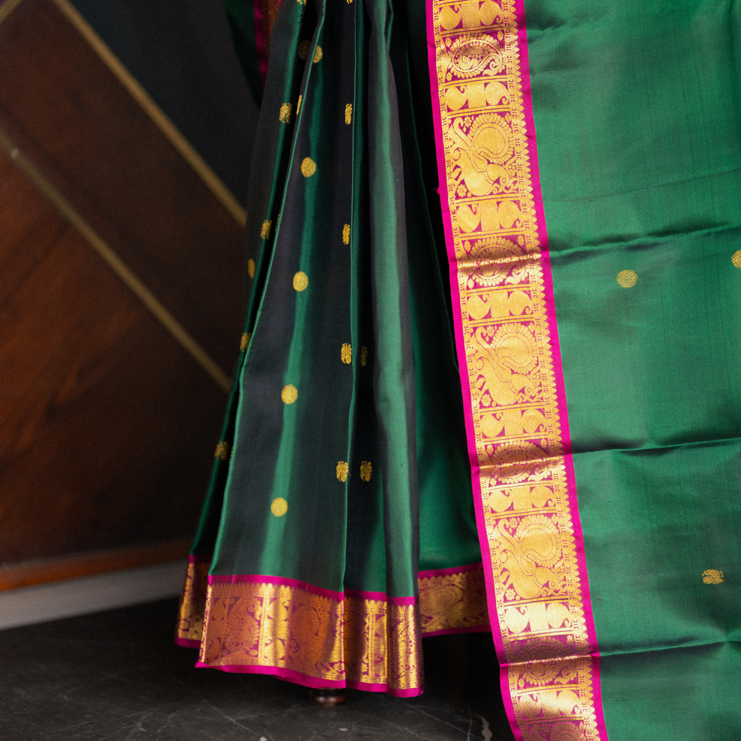 5. Handwoven Kanjivaram Silk with Four Sided Contrast Purple with Gold Zari Border with Heavy Pallu