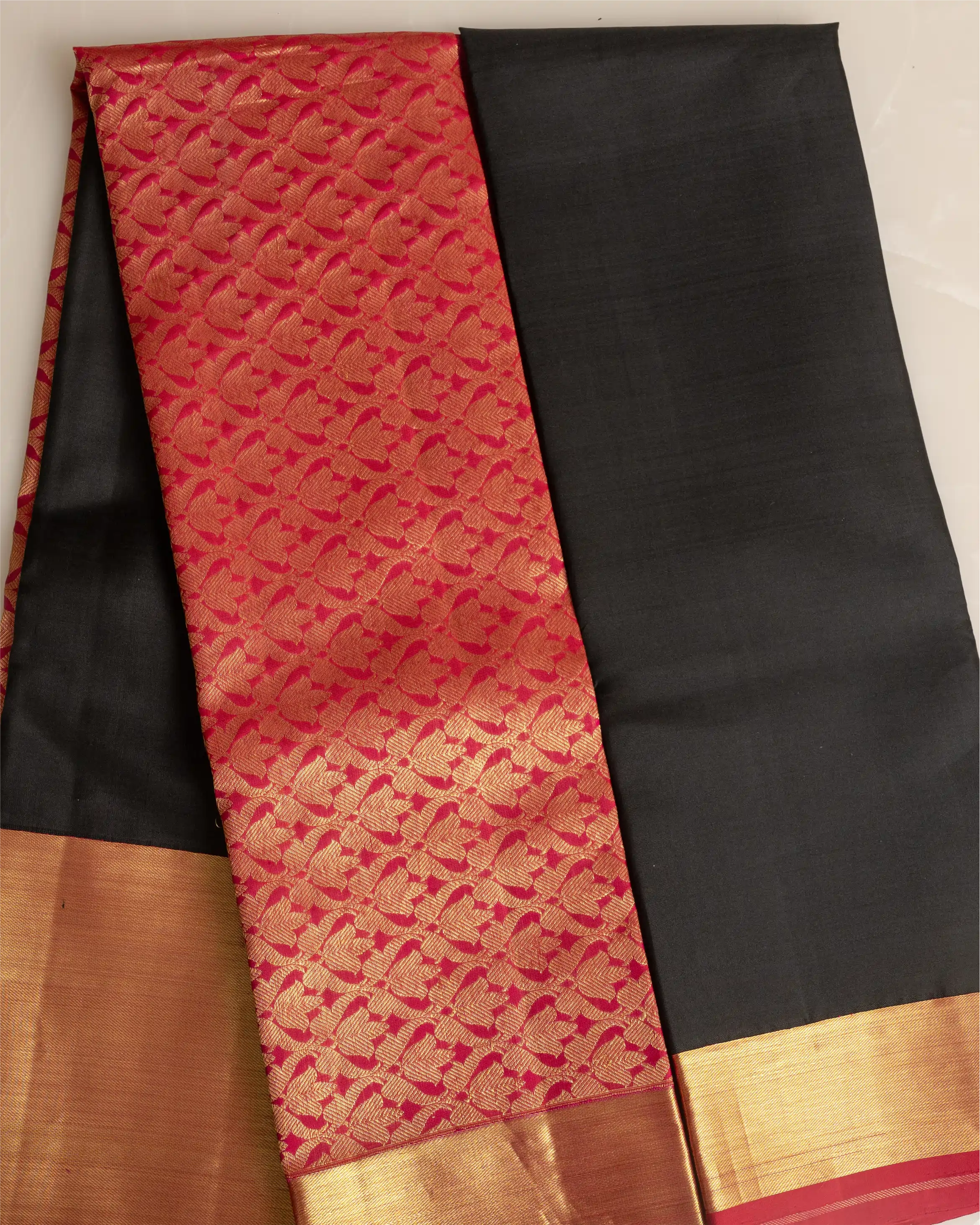 Detailed view of the traditional Kanjivaram pallu featuring authentic South Indian craftsmanship.