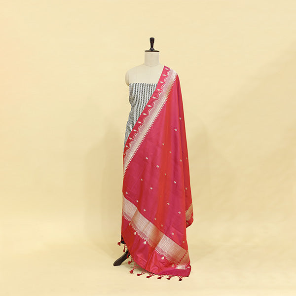 Close-up view of the radiant red dupatta showcasing the intricate traditional full gold zari jaal weaving and elegant border craftsmanship.