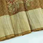 Full display of the exquisite purple Kantha embroidered pallu paired with the matching unstitched striped Tussar silk blouse piece.