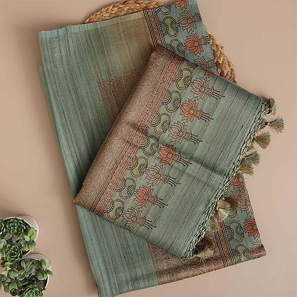 Detailed view of the handprinted Kalamkari multicoloured heritage dupatta highlighting the intricate traditional artistry and fine Banaras craftsmanship.