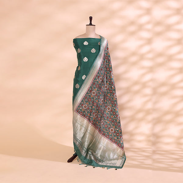 Detailed view of the lively multicolored kaleidoscopic Patola Silk dupatta, highlighting its intricate geometric handwoven patterns, heritage artistry, and rich border.